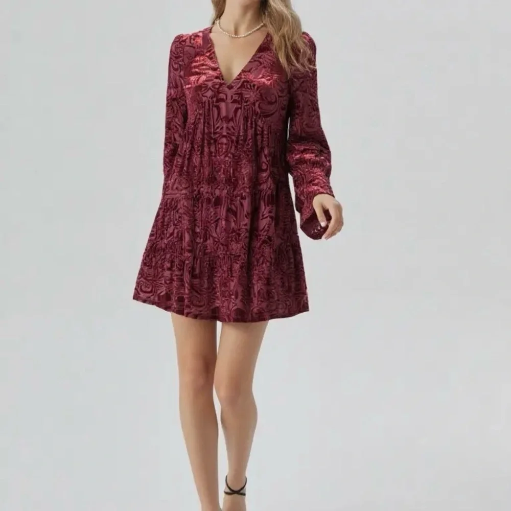 Deep V-Neck Velvet Jacquard Holiday Mini Dress -Wine